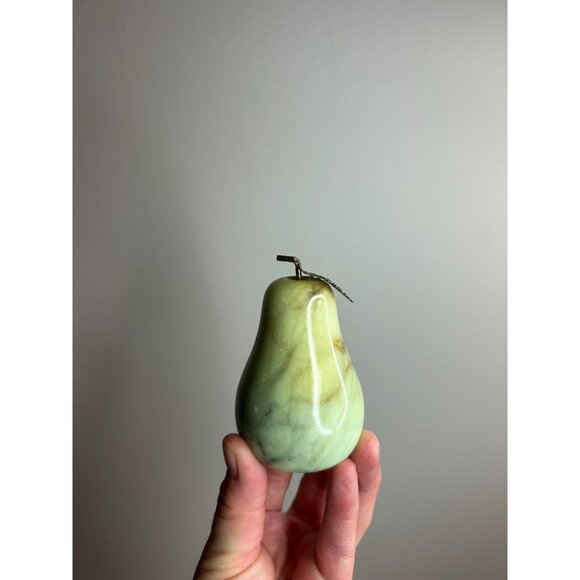 Vintage Alabaster Marble Stone Pear Paperweight Décor With Brass Stem fruit - Picture 6 of 6